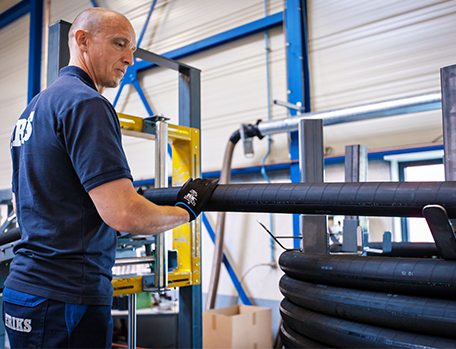 วิธีเลือกสายส่งน้ำมันให้เหมาะกับงานอุตสาหกรรม (How to Choose Oil Hose)